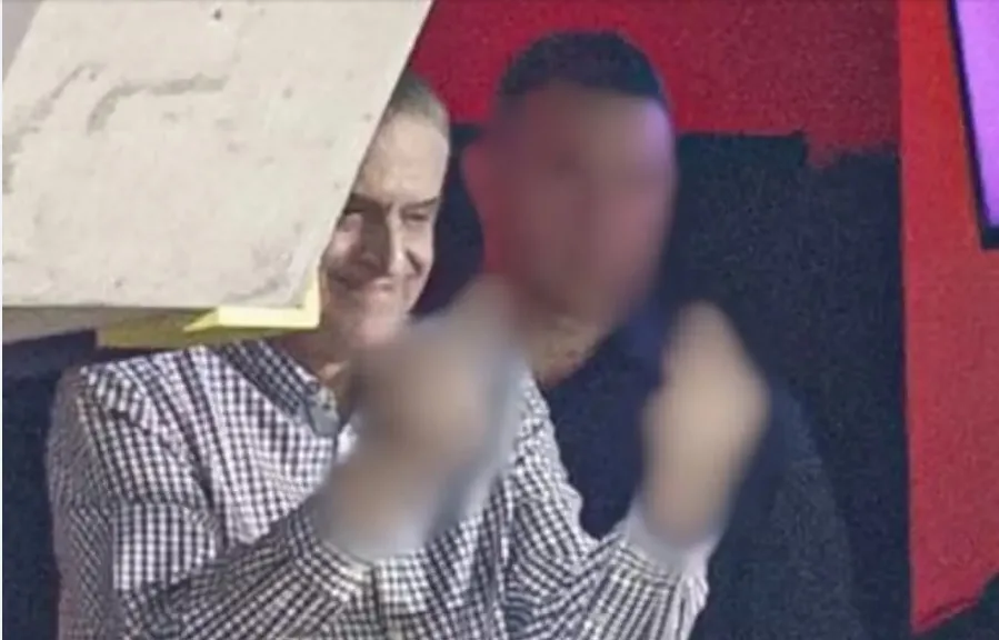 Petraglia fez um gesto ofensivo para a torcida do Athletico.