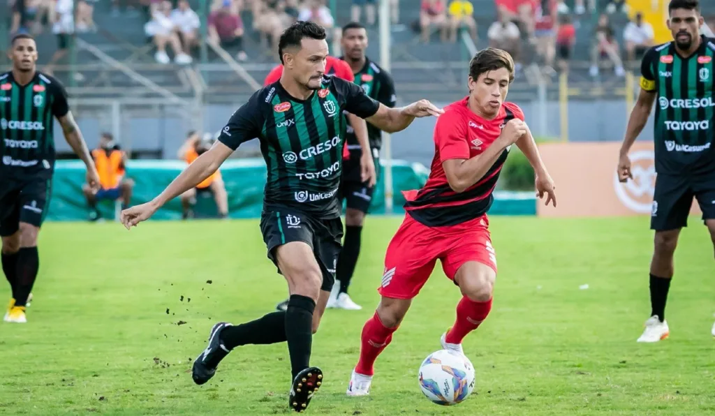 Lance de Maringá x Athletico, pelo Campeonato Paranaense