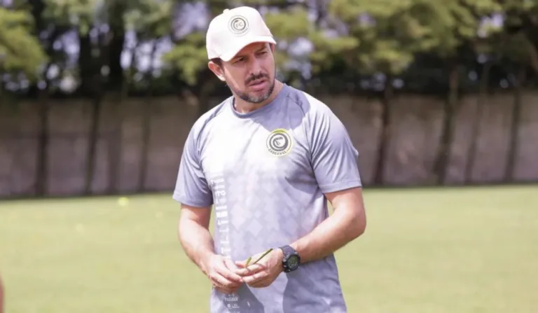 Tcheco retorna ao FC Cascavel