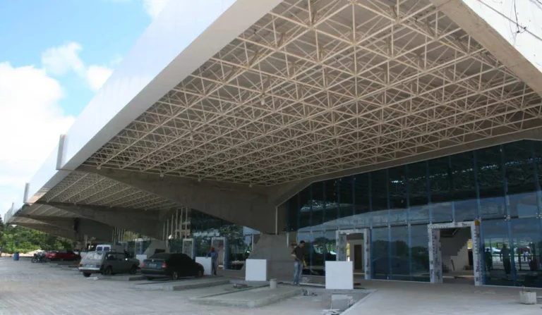 Frente da rodoviária de ponta grossa