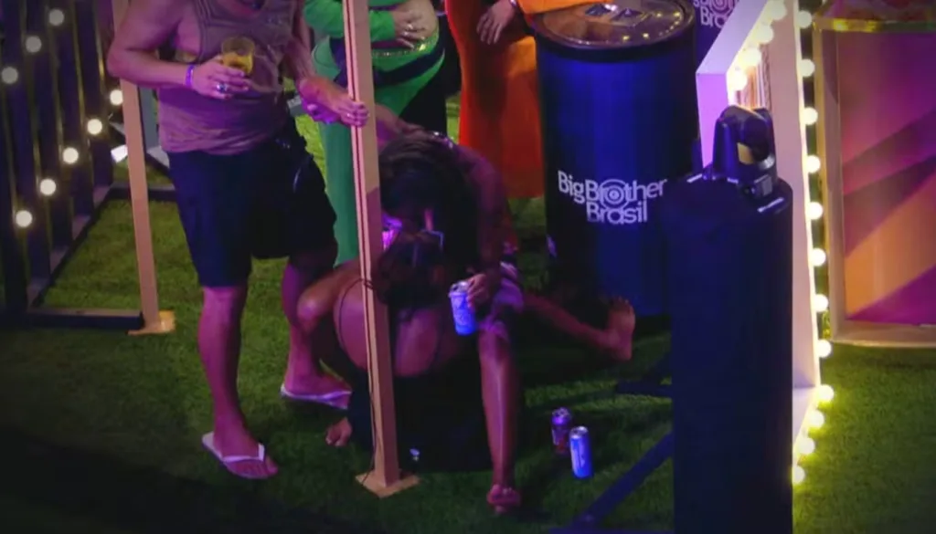 Beijo Aline e Thamiris BBB 25 (Imagem: Reprodução)