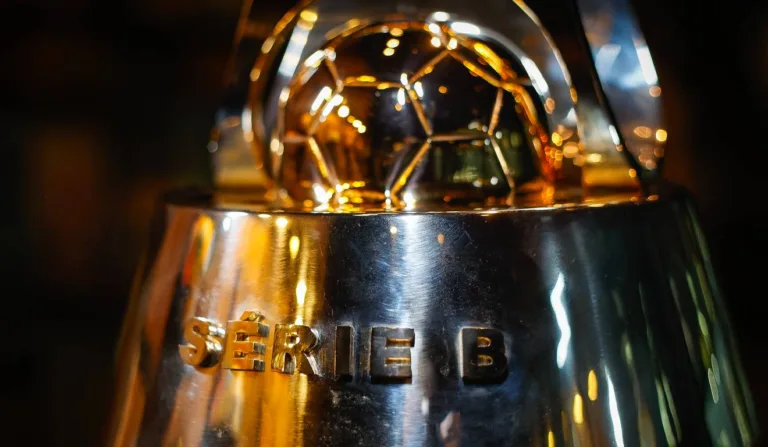 Detalhe do trofeu da Série B.