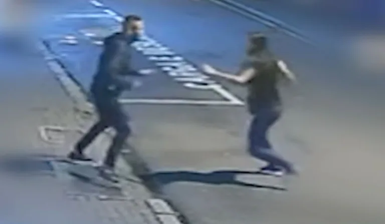 Vendedora ambulante é assassinada com facada no pescoço em Curitiba; vídeo