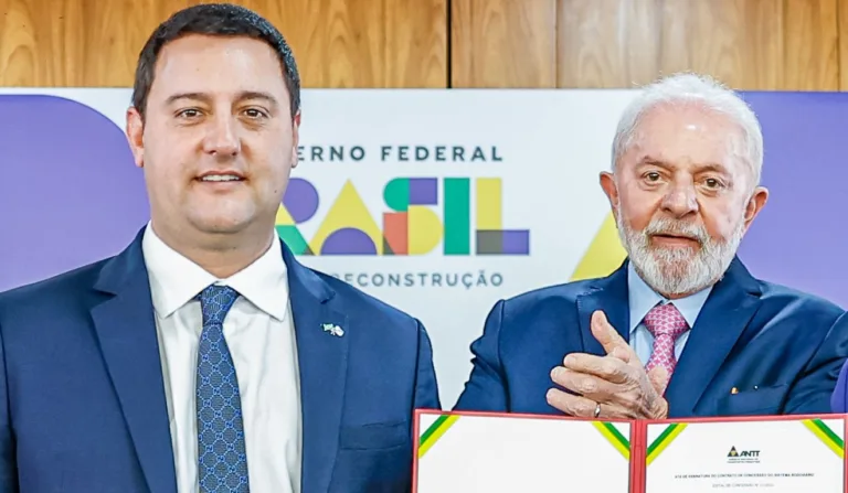 Mesmo com o PSD estando na base aliada de Lula, Ratinho Jr. é mais próximo de Jair Bolsonaro. (Foto: Ricardo Stuckert/PR)