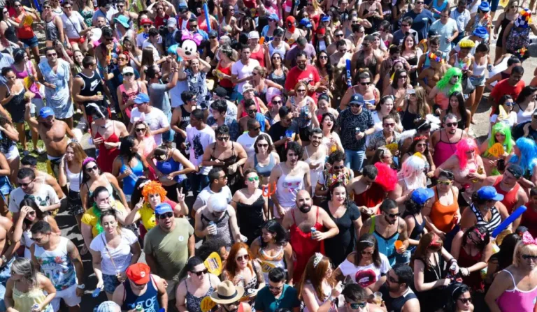 Calorão no Carnaval 2025: veja previsão do tempo para Curitiba e Litoral do PR