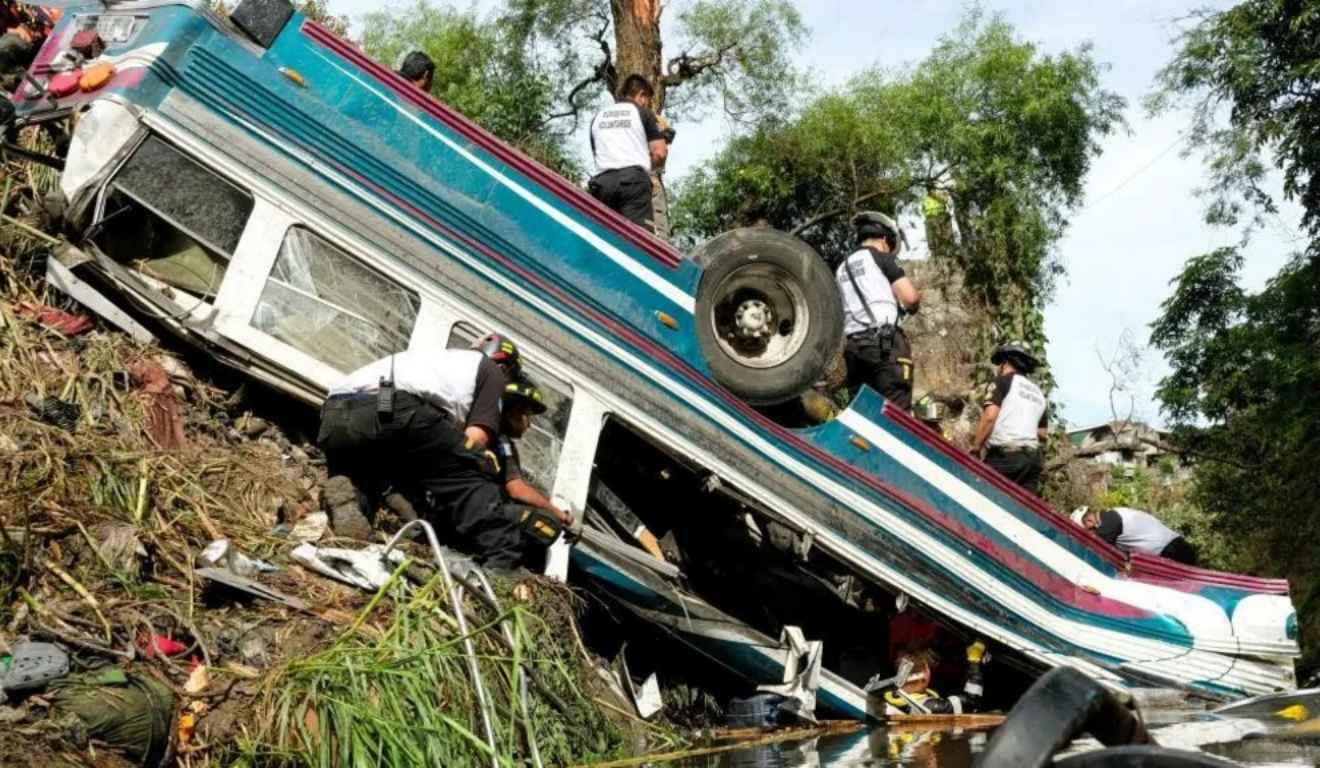 onbius que caiu em ribanceira na guatemala