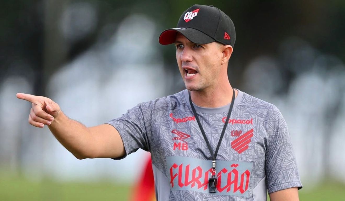Técnico do Athletico, Maurício Barbieri.