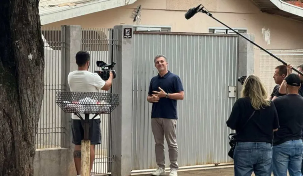 Luciano Huck em gravação