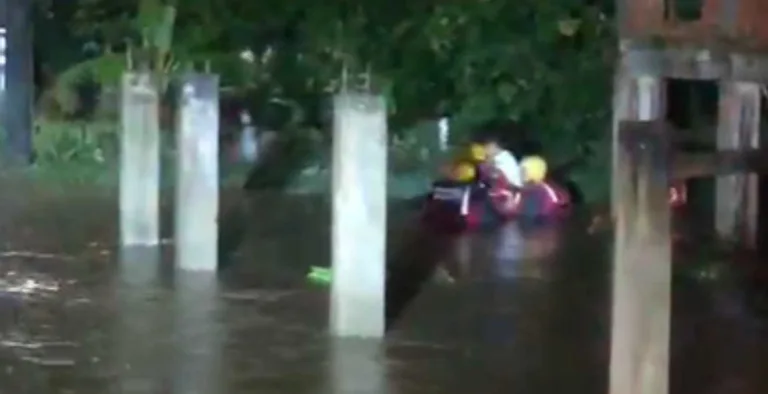 Temporal deixou ruas alagadas no litoral do Paraná
