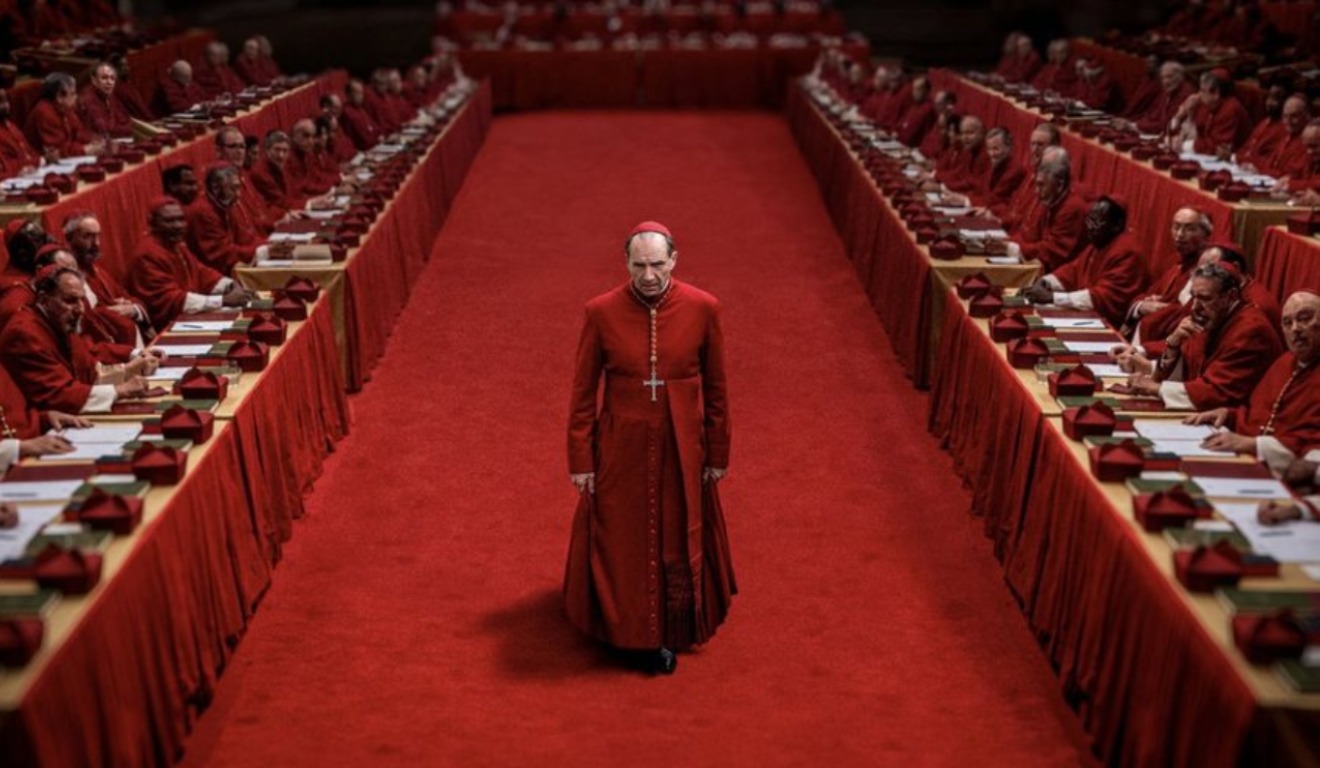 cena do filme Conclave