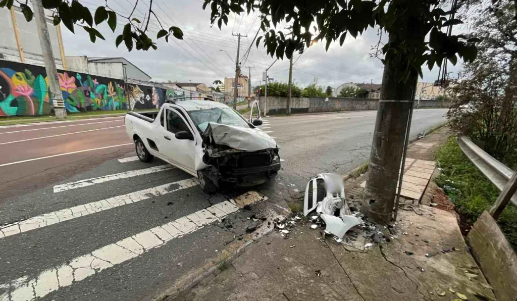 Acidente no Viaduto Colorado aconteceu por volta das 5h30 desta segunda (10)