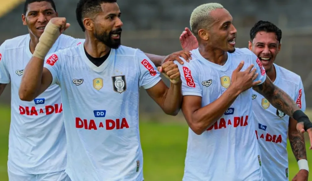 Ceilândia EC adversário Coxa