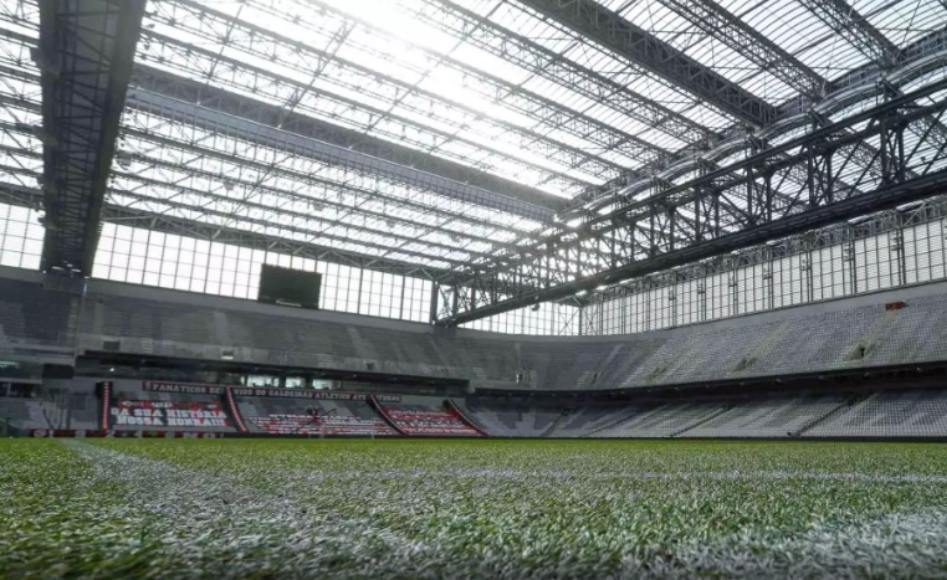 Gramado sintético da Ligga Arena