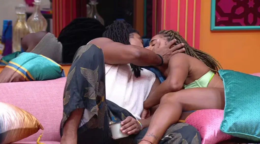 Diogo e Aline se beijam no BBB 25 (Imagem: Reprodução / gshow)