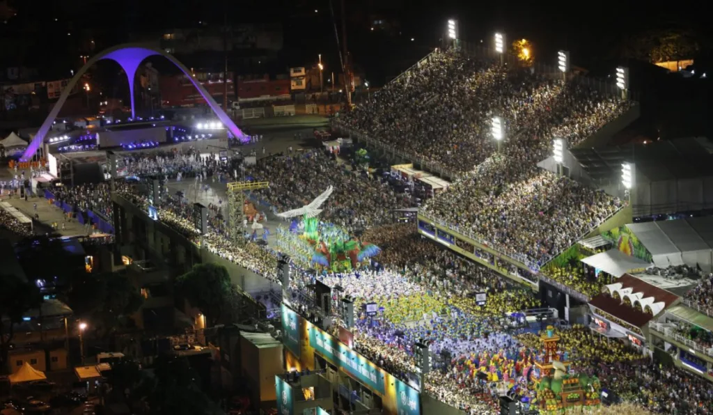 Imagem do sambódromo da Marquês de Sapucaí.