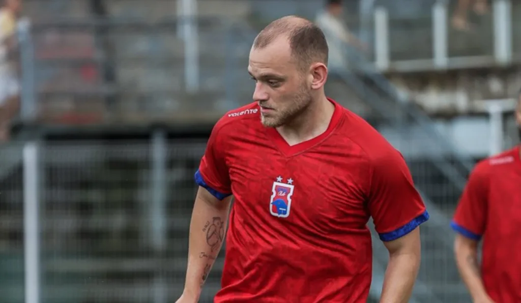 Júlio Rusch, volante do Paraná Clube