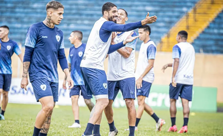 Londrina treinou nesta terça-feira no Estádio do Café para o jogo com o Azuriz.
