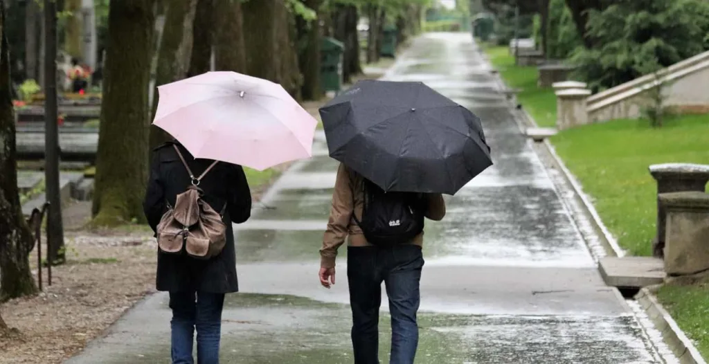 Alerta amarelo: Inmet prevê chuvas intensas e risco de alagamentos no Paraná