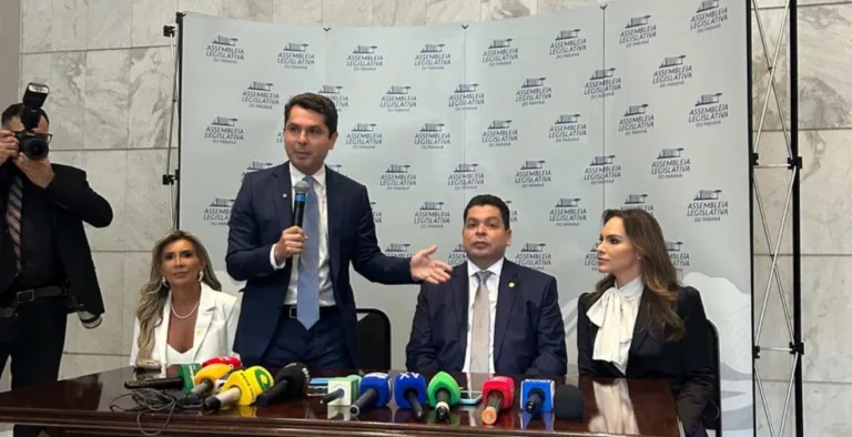 Alexandre Curi toma posse e promete mais transparência na Alep