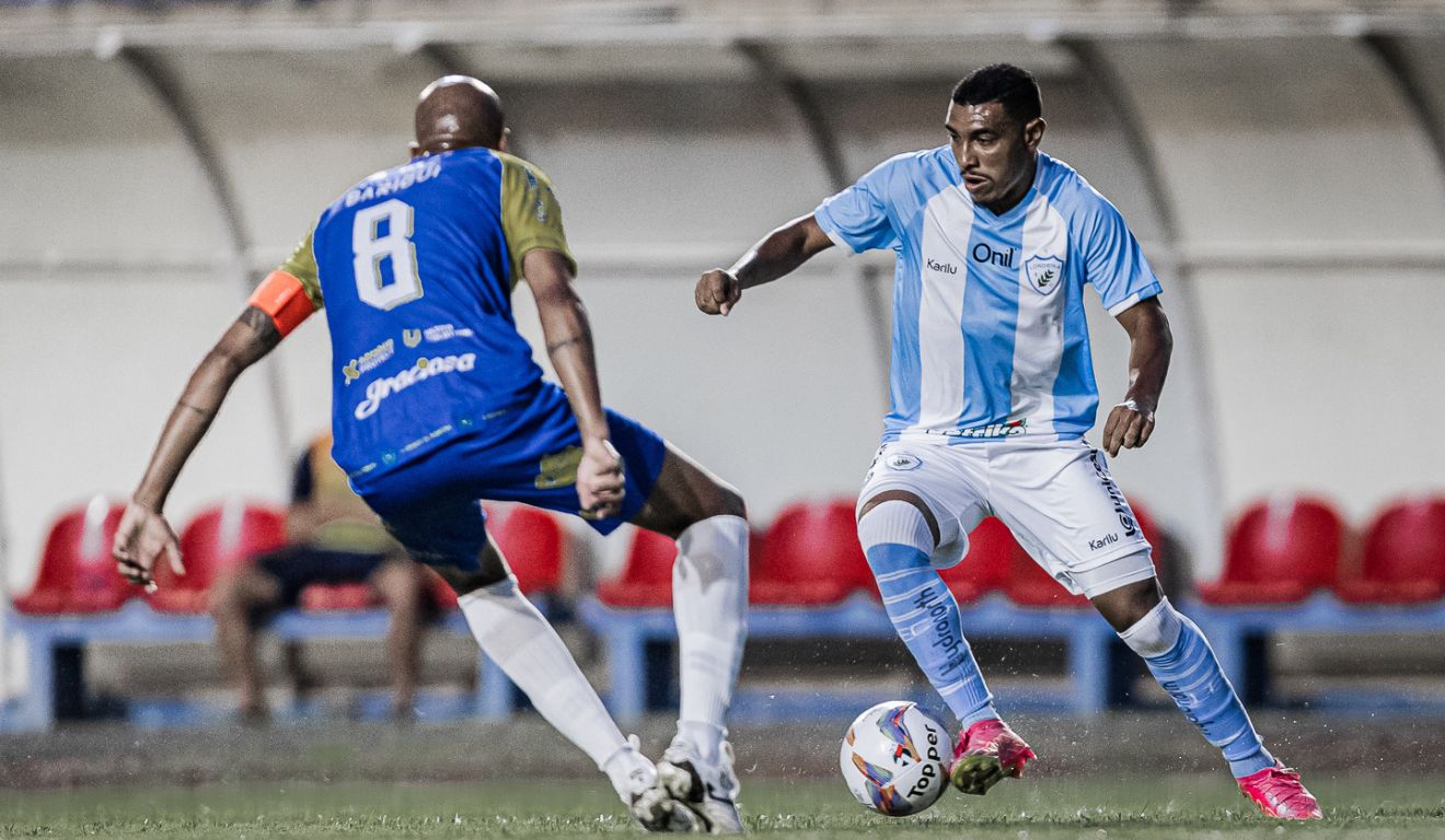 Londrina vence e é líder do Paranaense