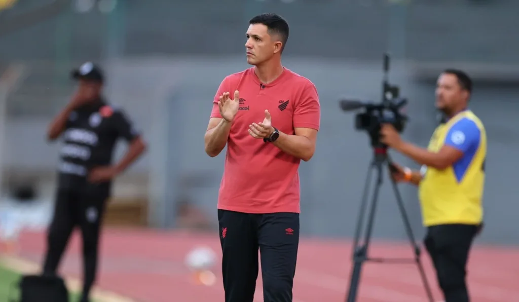 Maurício Barbieri, técnico do Athletico.