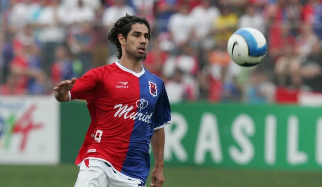 atacante Josiel, do Paraná Clube