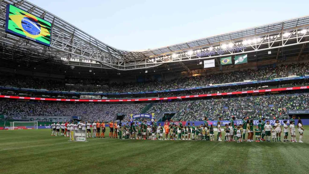 Palmeiras e São Paulo se enfrentaram no último domingo (16) no gramado sintético do Allianz Parque. (Foto: Cesar Greco/Palmeiras).
