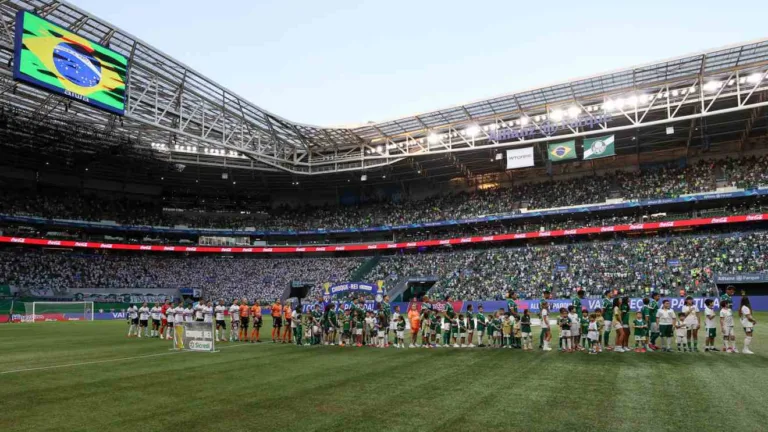 Palmeiras e São Paulo se enfrentaram no último domingo (16) no gramado sintético do Allianz Parque. (Foto: Cesar Greco/Palmeiras).