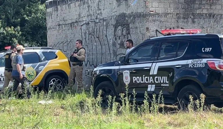 polícia encontra corpo de homem queimado junto com pneus no Pinheirinho