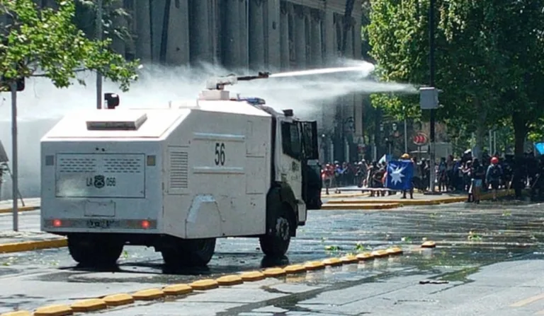veículo lançador de água no Chile