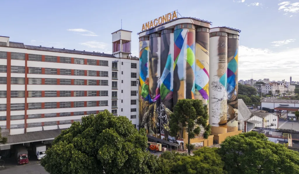 'Ciclos', por Eduardo Kobra em Curitiba