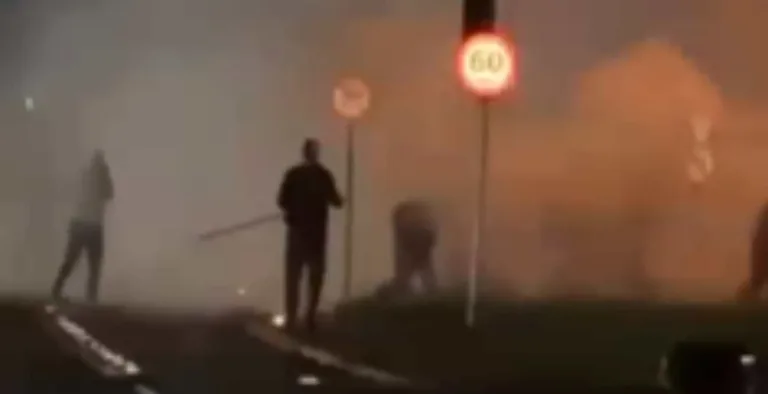 Briga de torcidas do Corinthians, Palmeiras e Coritiba deixa feridos no PR; vídeo