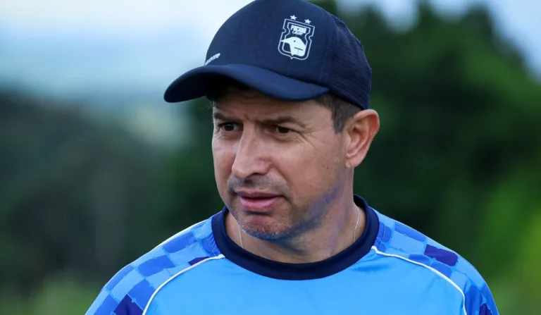 Tcheco, técnico do Paraná Clube