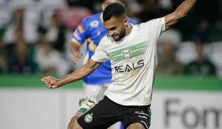 Vini Paulista jogador do Coritiba
