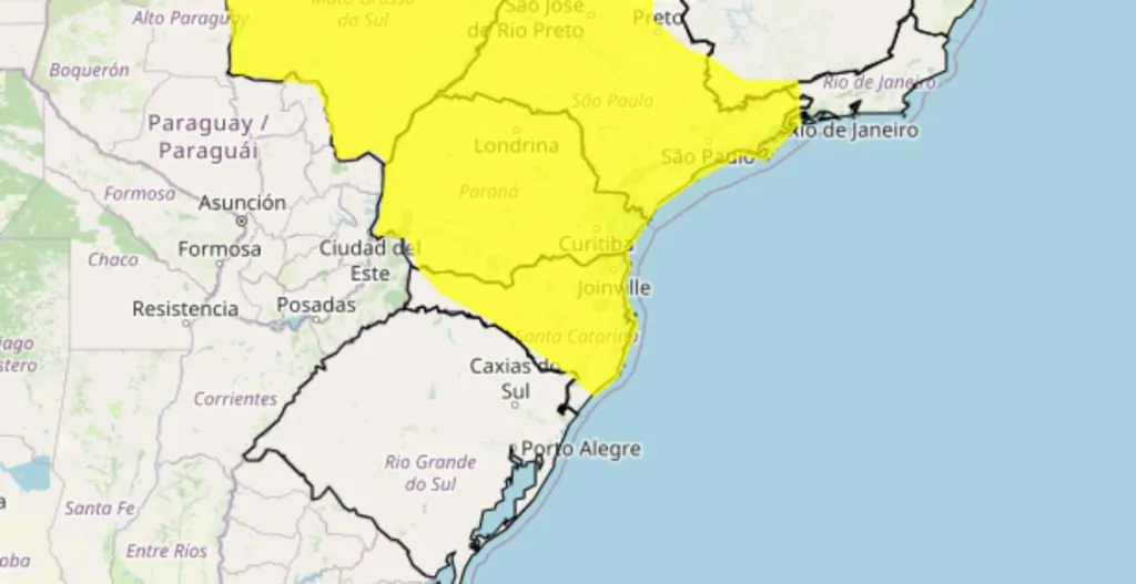 INMET emite alerta para fortes chuvas e ventos intensos