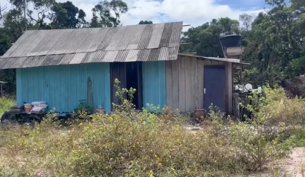 Polícia realiza buscas em um terreno em Pontal do Paraná