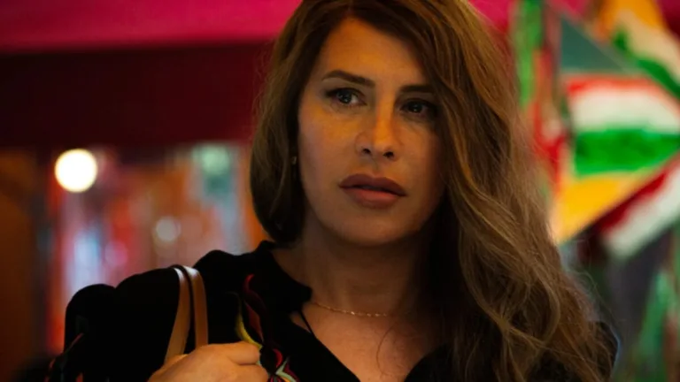 Karla Sofía Gascón em cena de Emilia Pérez (Imagem: Divulgação / Netflix)