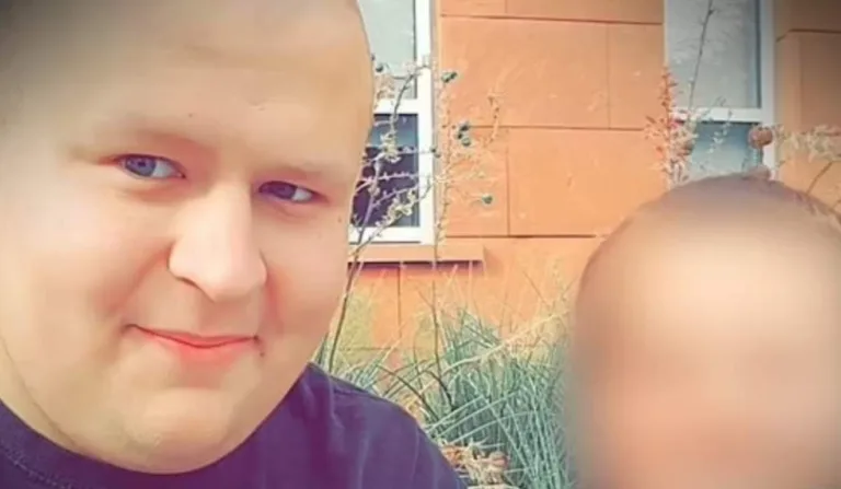 Logan Gifford e seu irmão, que pode ser seu filho