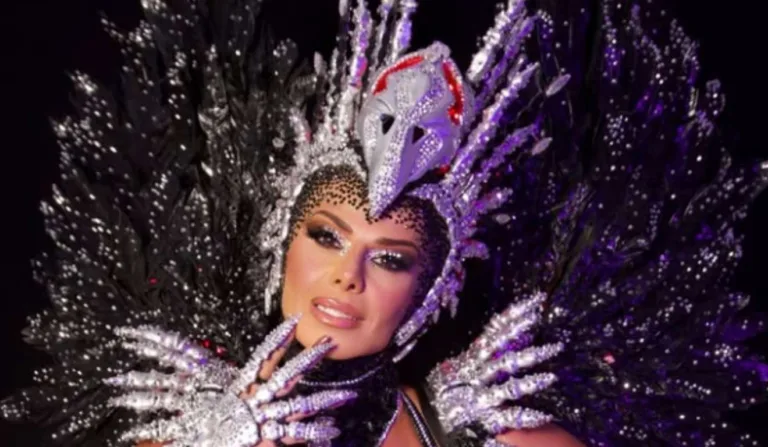 viviane araujo como rainha de bateria do salgueiro