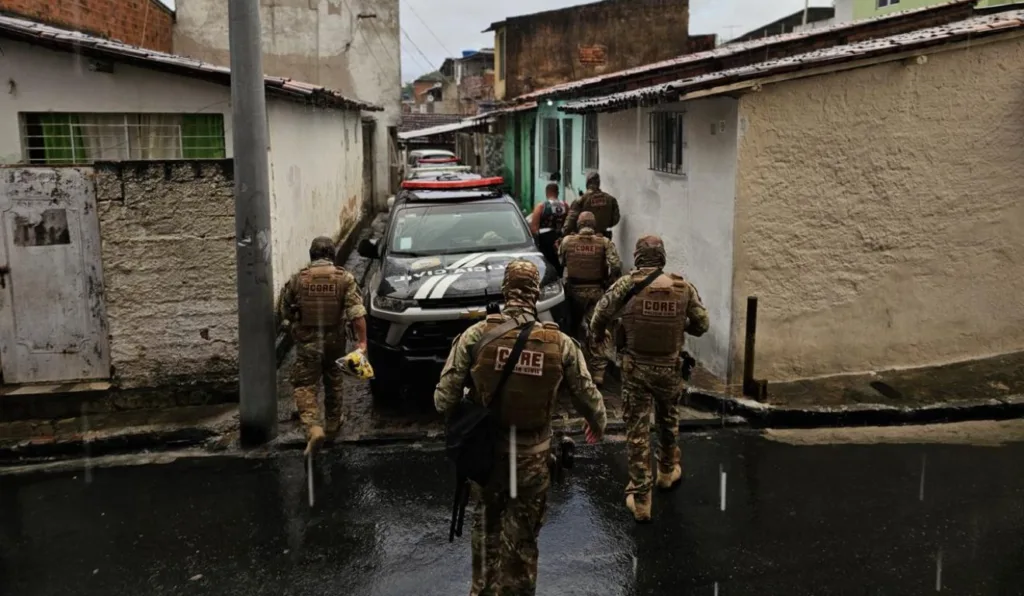 Polícia Civil de Pernambuco cumpre mandados de prisão contra torcedores organizados