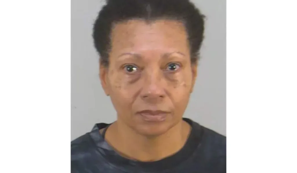 Alison Agatha Lawrence, de 57 anos, foi detida por abuso animal agravado