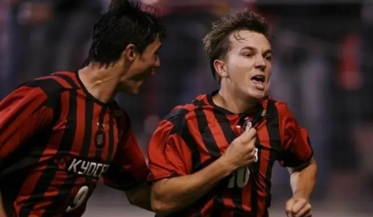 Dagoberto comemora gol pelo Athletico