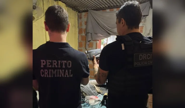 Homem é preso por tirar fotos de adolescente com paralisia cerebral durante banho