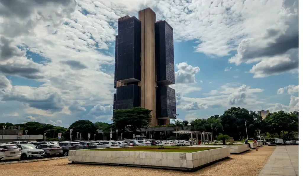 Copom aumento pela quinta vez seguida a Selic, taxa de juros básicos