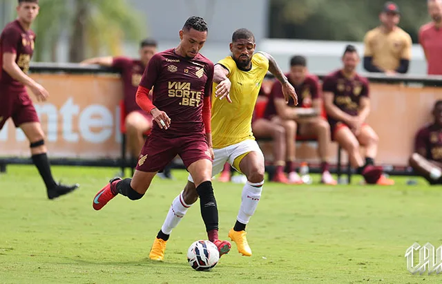 Imagem do jogo-treino entre Athletico e Brusque