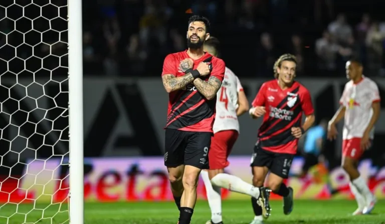 Mastriani não correspondeu as expectativas com a camisa do Athletico