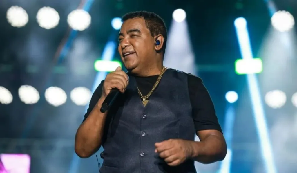 Vocalista do Raça Negra .