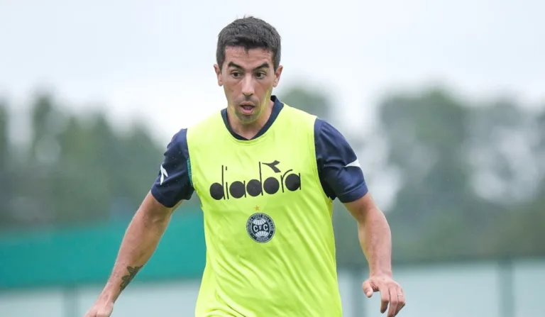 Carlos de Pena em treino do Coritiba