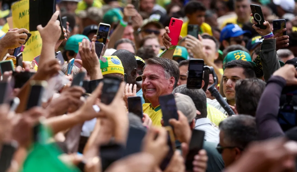Denunciado pela PGR por tentativa de golpe, ex-presidente Jair Bolsonaro participa de ato no Rio de Janeiro 16/03/2025 REUTERS/Pilar Olivares