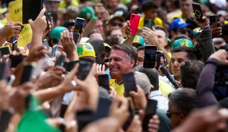 Denunciado pela PGR por tentativa de golpe, ex-presidente Jair Bolsonaro participa de ato no Rio de Janeiro 16/03/2025 REUTERS/Pilar Olivares